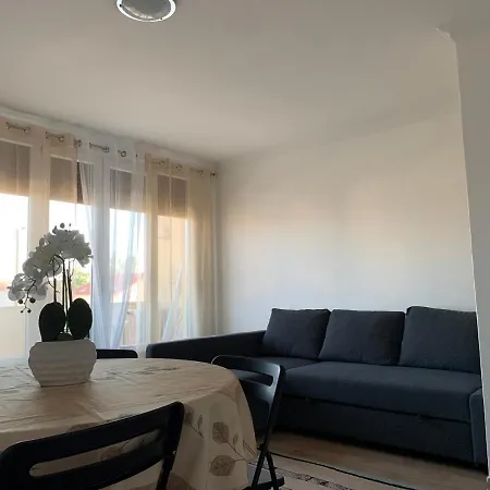 Superbe T3 Spacieux, Lumineux Et Sans Vis-a-vis